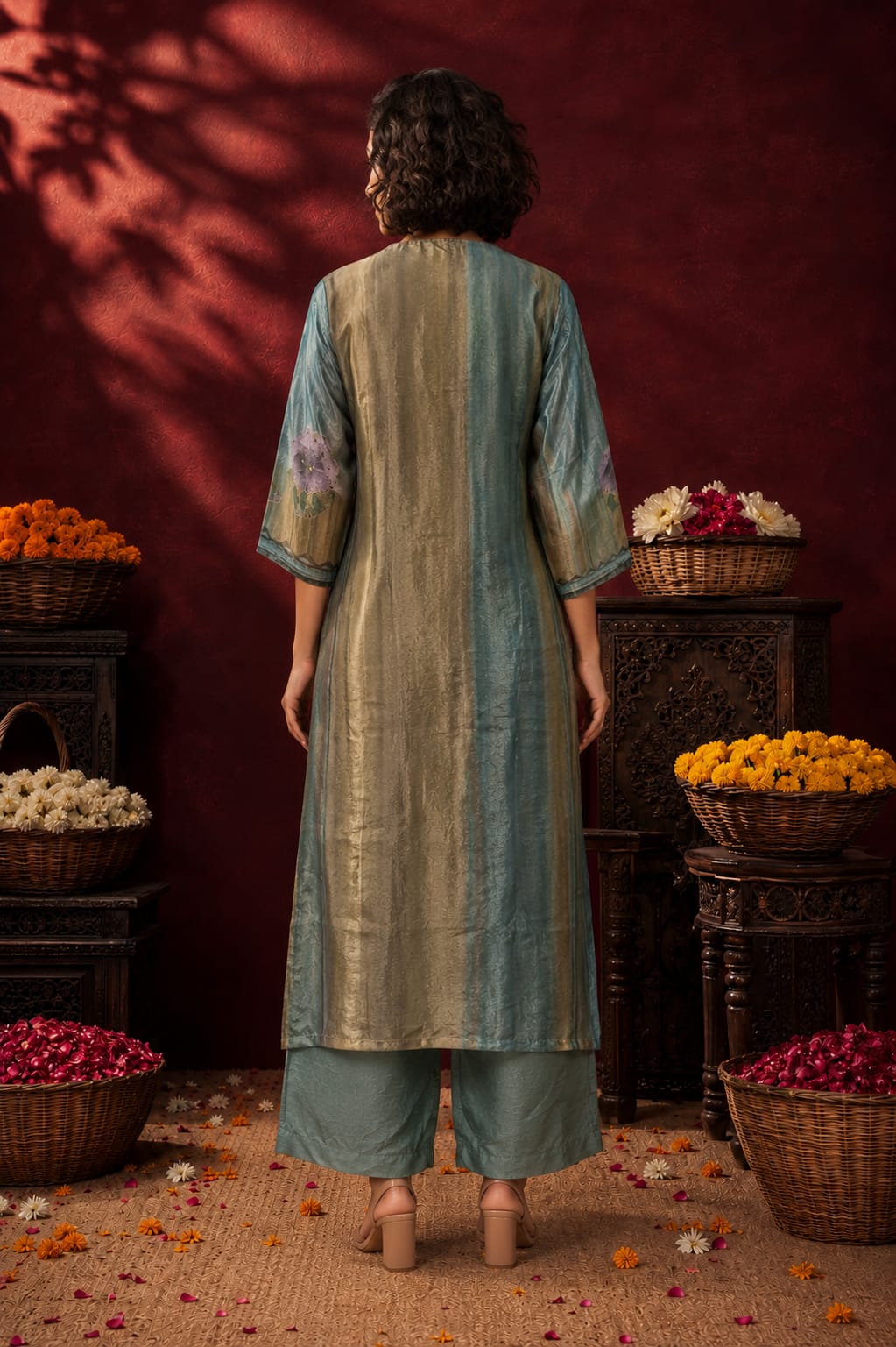 Women's Sage Green Dual tone Floral Handworked Straight Kurta Pant Set with Printed Tissue Organza Dupatta-Sage Green